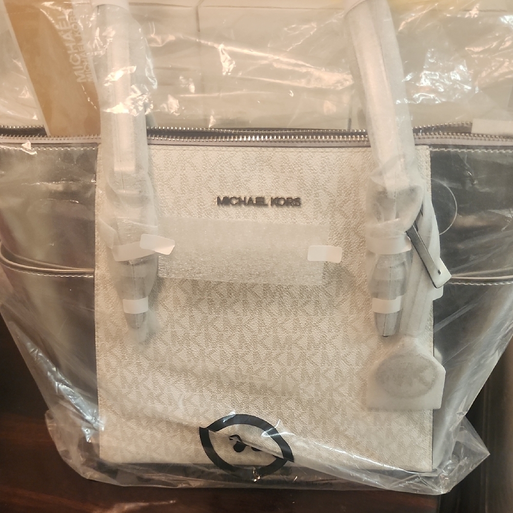 Michael Kors Cream Signature Tote